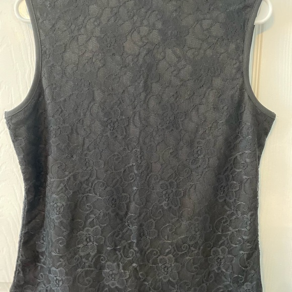 Black sleeveless lace overlay top - Picture 4 of 4